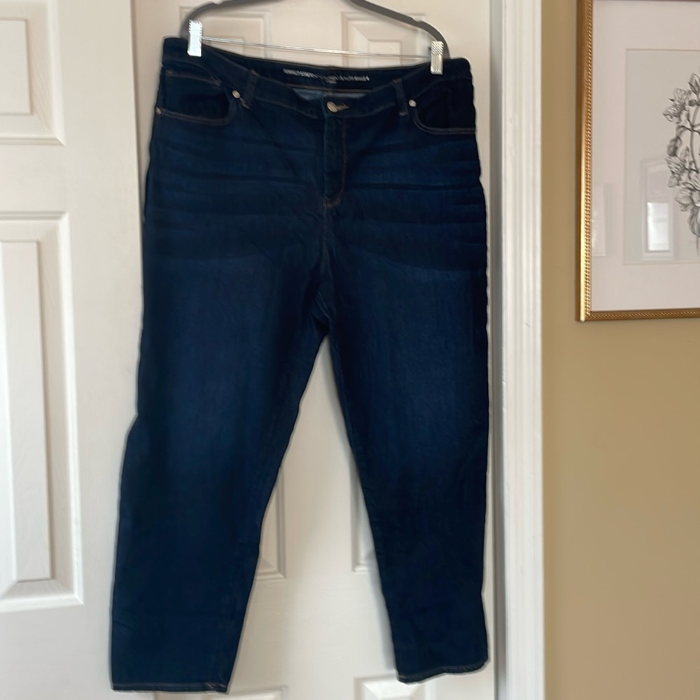 Chico’s Perfect Stretch Girlfriend Jeans size 4.0